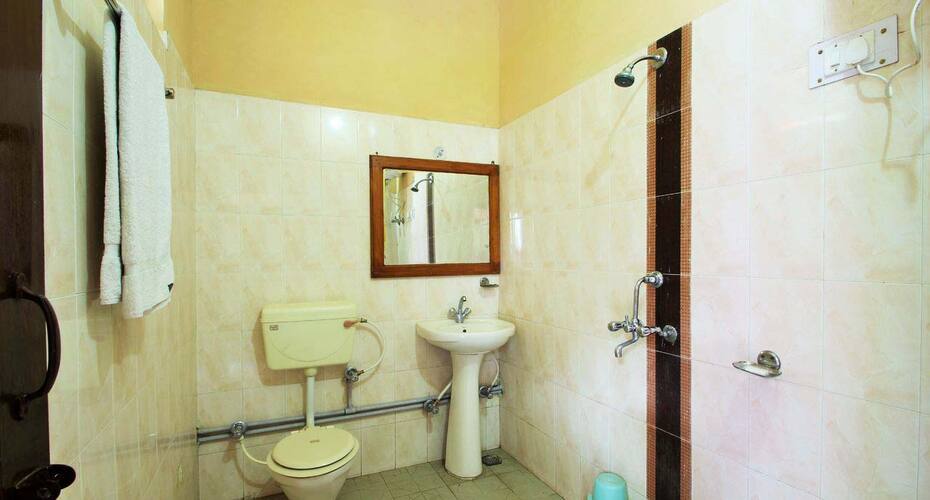 TG Rooms Himalayan View Point, Kausani 4